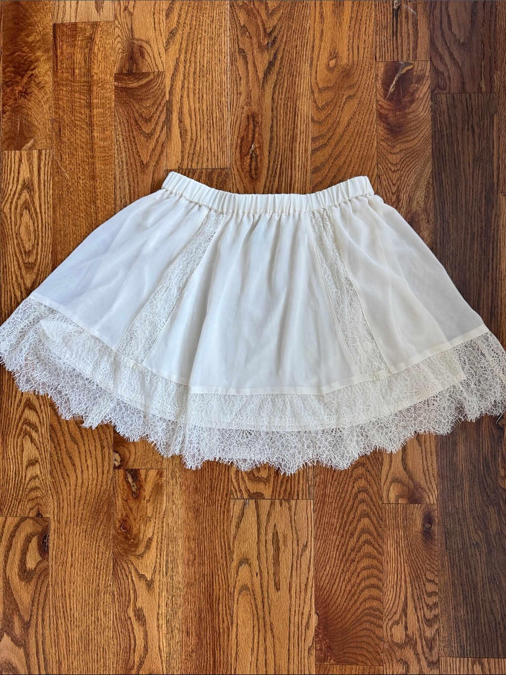 H&M Cream Lace Mini Skirt Sz 6 Chiffon